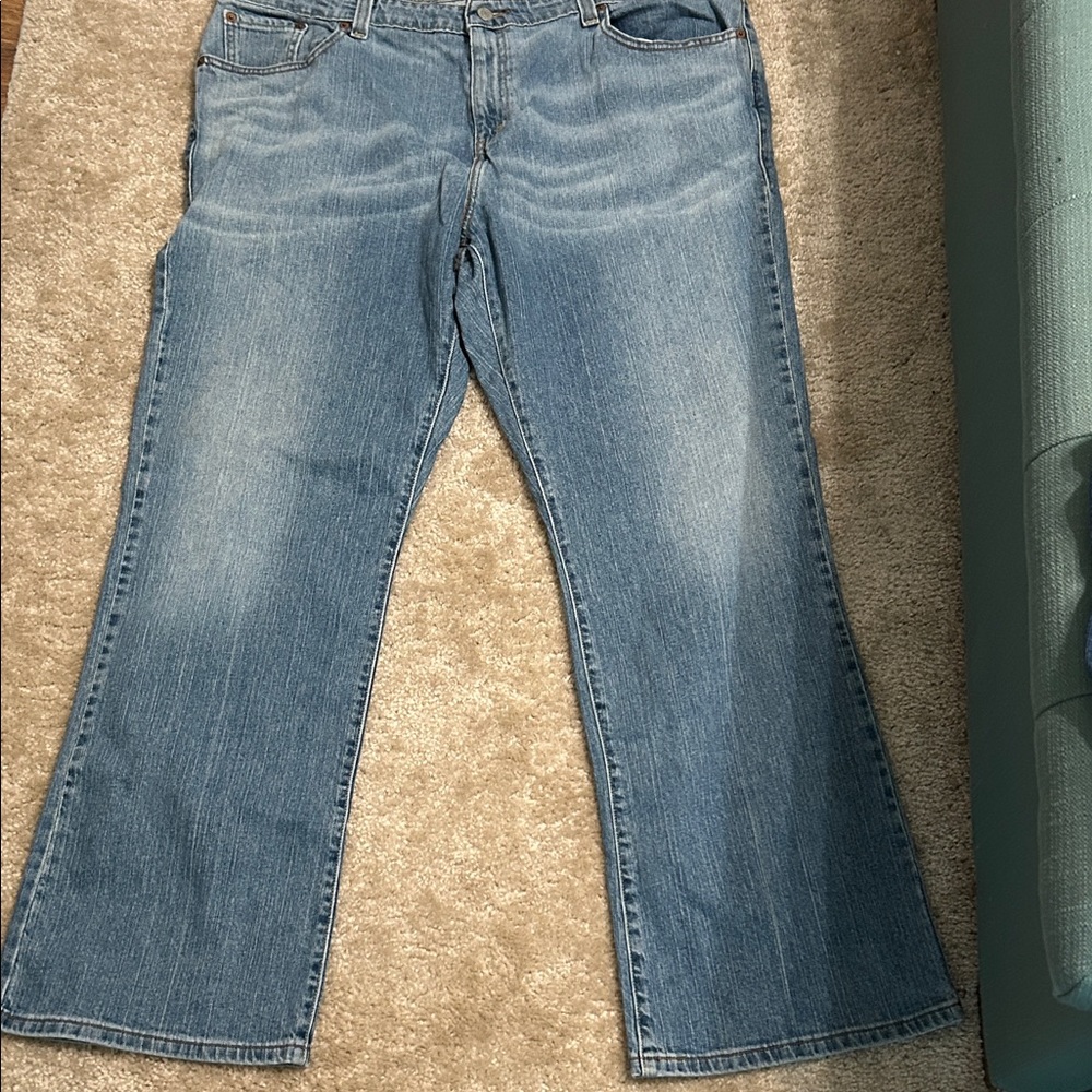 Levi's Relaxed Fit Light Blue Jeans boot cut size 22m length 31 inches